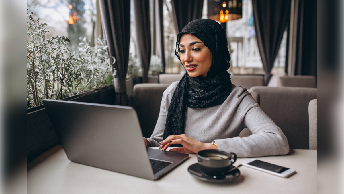 What Qatar Job Seekers Should Post (And Avoid)